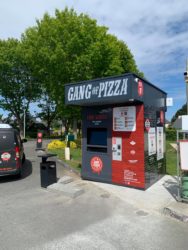 gang-of-pizza-debarque-a-plestan-distributeurs-pizzas-24-7-penthievre-11ruedes31martys-station-total