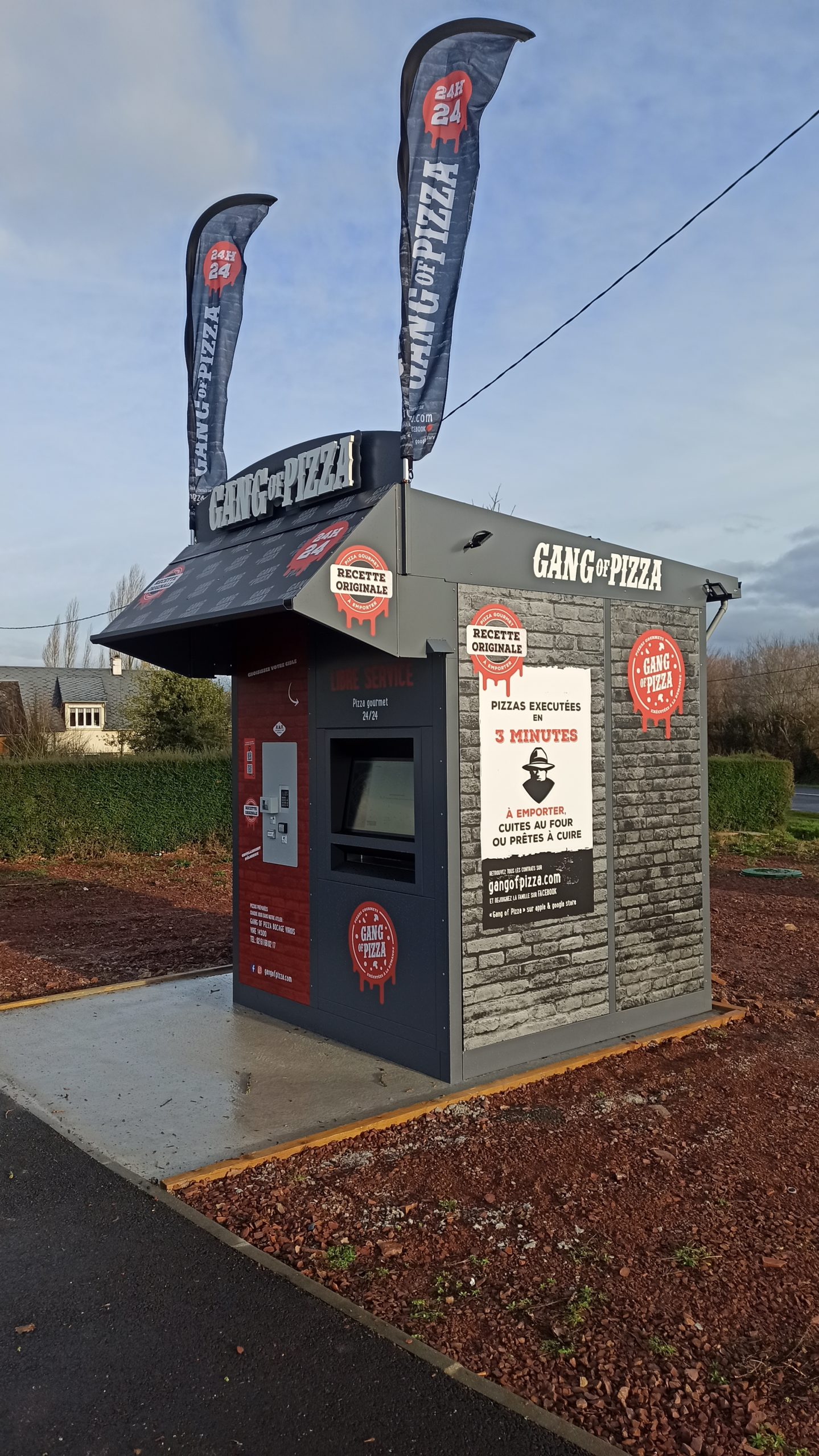 gang-of-pizza-debarque-a-torigny-les-villes-normandie-manche-fast-food-24-7-distributeurs